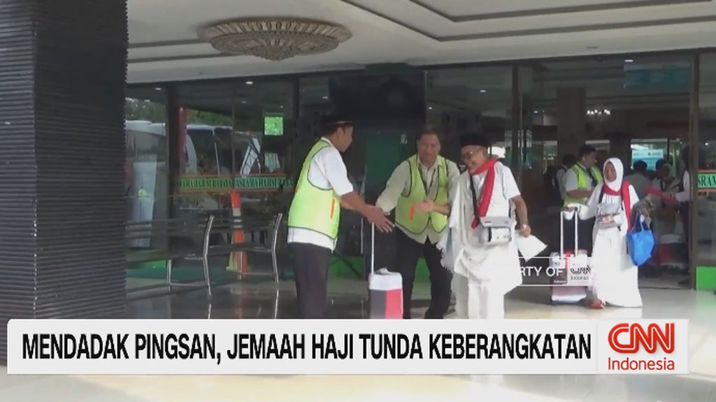 VIDEO: Mendadak Pingsan, Jemaah Haji Tunda Keberangkatan