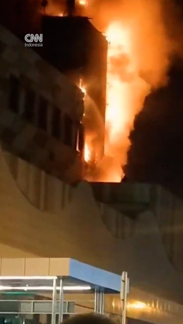 Detik-detik Kebakaran Megamall di Manado, Satu Karyawan Tewas