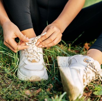 Ciri Kepribadian Orang dari 5 Cara Mengikat Tali Sepatu