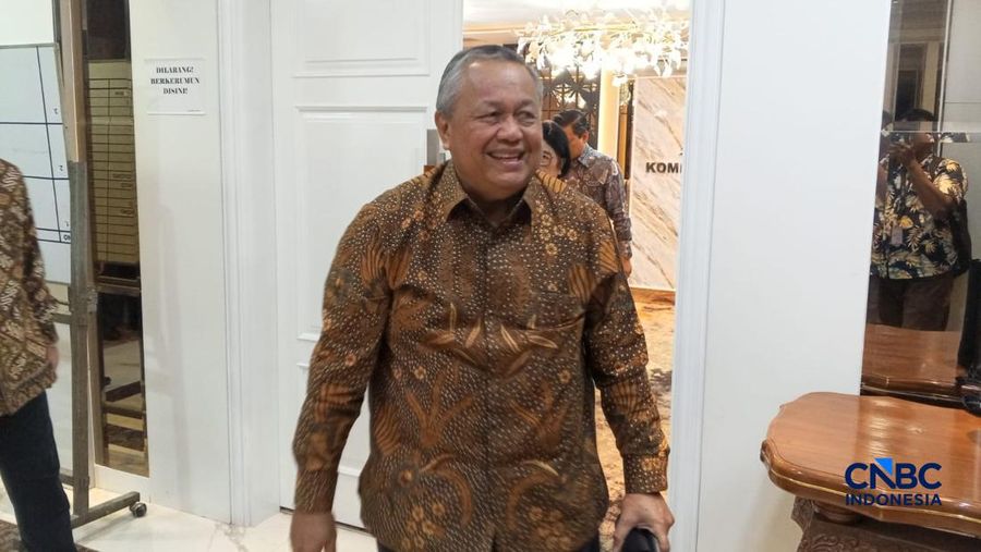 Gubernur BI, Perry Warjiyo menghadiri rapat kerja Komisi XI DPR, Jakarta, Senin (18/5/2026). (CNBC Indonesia/Robertus Andrianto Serin)