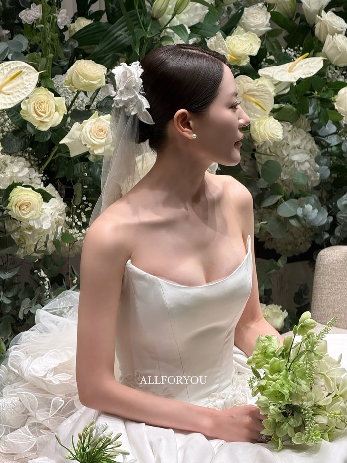 Koki ternama asal Korea Selatan yakni Park Eun Young baru saja melangsungkan pernikahannya dengan seorang dari kalangan non-selebriti pada (17/5) kemarin yang bertempat di hotel Shilla, Seoul./ Foto: instagram.com/allforyou_snap