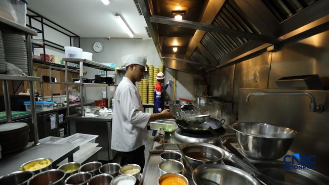 Tak Lagi LPG, Rumah Makan di Bekasi Ini Sudah Gunakan Gas CNG