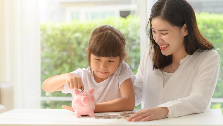 Psikolog Ungkap Cara Membentuk Anak Bijak soal Uang Sejak Kecil