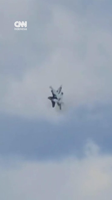 Penampakan Pesawat Jet di AS Tabrakan saat Pertunjukan Udara
