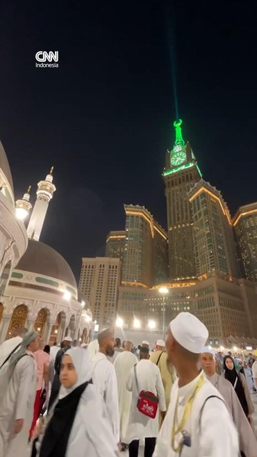Makkah Clock Tower Bersinar Hijau Tanda Masuk 1 Zulhijah