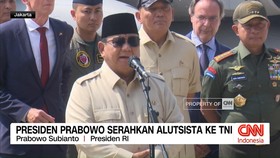 VIDEO: Presiden Prabowo Serahkan Alutsista ke TNI