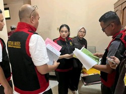 Kejari Geledah 4 Lokasi Dugaan Korupsi dalam Jabatan Pegawai Bank Nganjuk