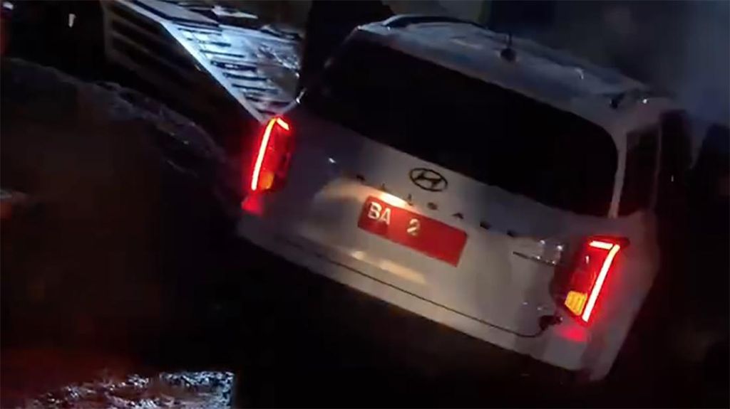 Wagub Sumbar Vasco Alami Kecelakaan Tunggal, Mobil Hancur Bagian Depan