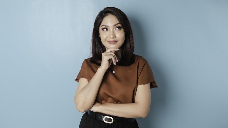 11 Ciri Perempuan Cerdas dengan IQ Tinggi Menurut Penelitian