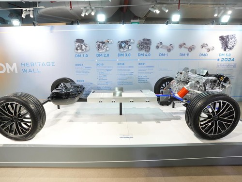 M6 DM, PHEV pertama BYD Indonesia.