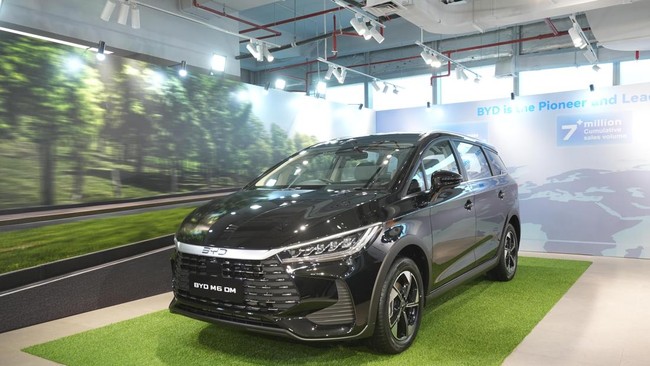BYD belum mengumumkan harga resmi M6 Cross.