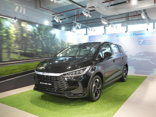 BYD M6 Cross