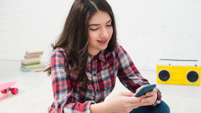 4 Cara Mengenali Orang dengan IQ Tinggi Dilihat dari Cara Bermain Media Sosial