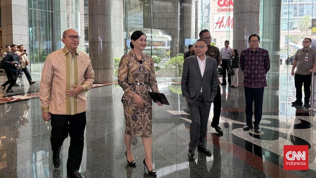 Wakil Ketua DPR RI Sufmi Dasco Ahmad sidak ke BEI pada Selasa (19/5). Ia datang bersama CEO Danantara Rosan P Roeslani dan Kepala BP BUMN Dony Oskaria.