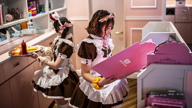 FOTO: Dulu Dicibir, Maid Cafe Tokyo Kini Jadi Magnet Turis