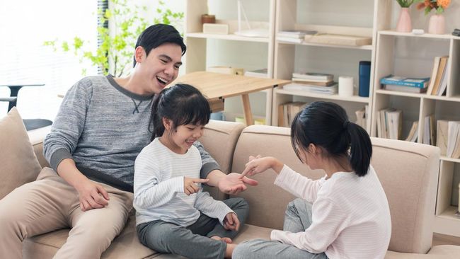 Ciri Kepribadian Orang Tua yang Menerapkan Gentle Parenting ke Anak