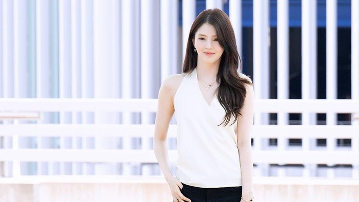 Get The Look: Inspirasi Airport Style yang Cantik ala Han So Hee