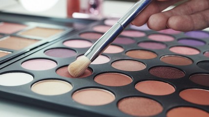 5 Rekomendasi Eyeshadow Palette yang Bagus untuk Pemula