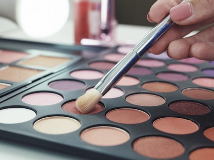 5 Rekomendasi Eyeshadow Palette yang Bagus untuk Pemula