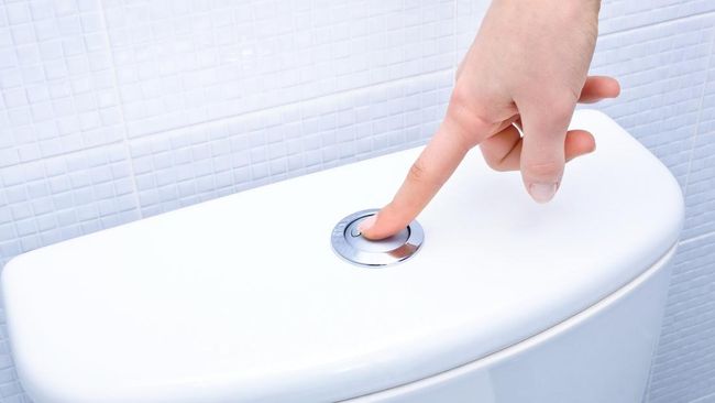 Jangan Asal Flush! 7 Benda Ini Bisa Bikin Toilet Mampet Dan Rusak