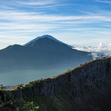 Mitos dan Fakta Gunung Kawi, yang Disebut Jadi Tempat Pesugihan Artis Agar Kaya Raya