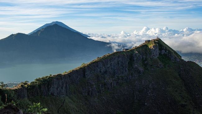 Mitos dan Fakta Gunung Kawi, yang Disebut Jadi Tempat Pesugihan Artis Agar Kaya Raya