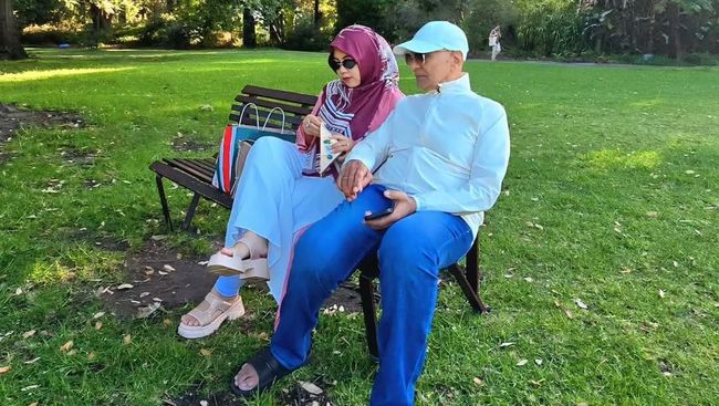 Kabar Baru Mark Sungkar Ayah Shireen, Hidup Bahagia Jadi Petani Bareng Istri Muda