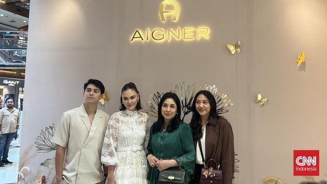 Sejumlah public figure, mulai dari Luna Maya hingga Putri Tanjung, menghadiri peluncuran koleksi terbaru AIGNER di Metro Department Store, PIM, Jakarta.