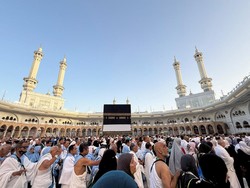 Punya Uang Rp 25 Juta, Daftar Haji atau Umrah Dulu?