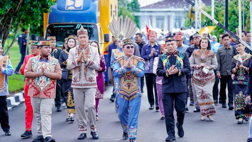 Bupati Kalteng Resmi Buka Festival Budaya Isen Mulang 2026