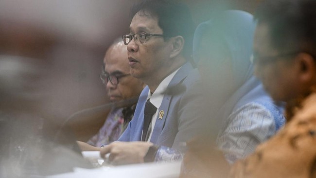 Purbaya membantah adanya kuota pencairan restitusi pajak di setiap KPP. Pengembalian kelebihan pembayaran pajak tetap berjalan dan tanpa pembatasan.