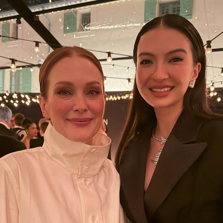 <p>Dalam unggahan di Instagram Stories, Raline tak lupa mem-<em>posting</em> fotonya bersama artis Hollywood Julianne Moore. Dalam acara <em>Women In Motion</em>, Moore diketahui mendapatkan penghargaan spesial dan menyampaikan pidato yang menyentuh tentang peran seorang perempuan. (Foto: Instagram @ralineshah)</p>