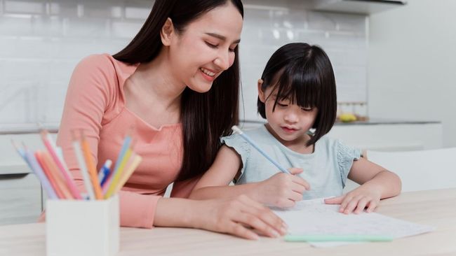 5 Cara Mengubah Anak yang Tidak Tahu Cara Bersyukur Menurut Pakar