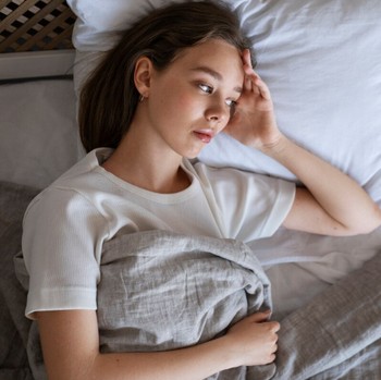 5 Kebiasaan Pagi yang Bisa Meningkatkan Anxiety Tanpa Disadari