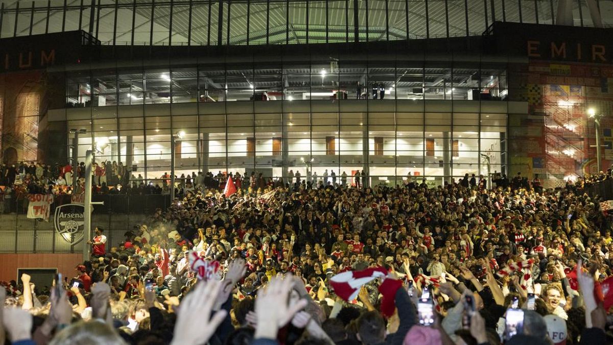 Fans Arsenal Tumpah Ruah di Jalanan London Rayakan Juara Liga Inggris