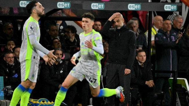 Klasemen Liga Inggris mengalami perubahan usai Manchester City imbang melawan Bournemouth dan Chelsea menang atas Tottenham. Berikut klasemen Liga Inggris.