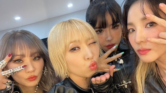 Rayakan 17 Tahun Debut, 2NE1 Bagikan Foto Terbaru Kebersamaan Grup