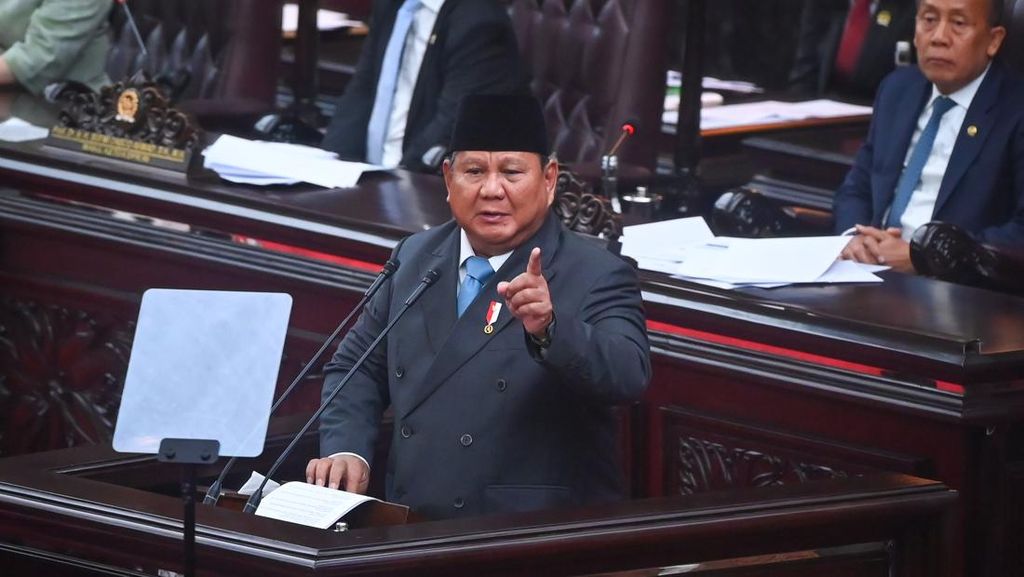 Prabowo: Himbara Coba Jadi Bank Patriotik, Turunkan Bunga untuk Rakyat