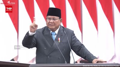 Ekspor Sawit - Batu Bara Wajib Lewat BUMN Mulai 1 September