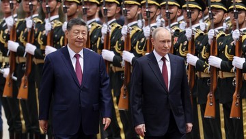 FOTO: Momen Akrab Pertemuan Putin-Xi Jinping di Beijing