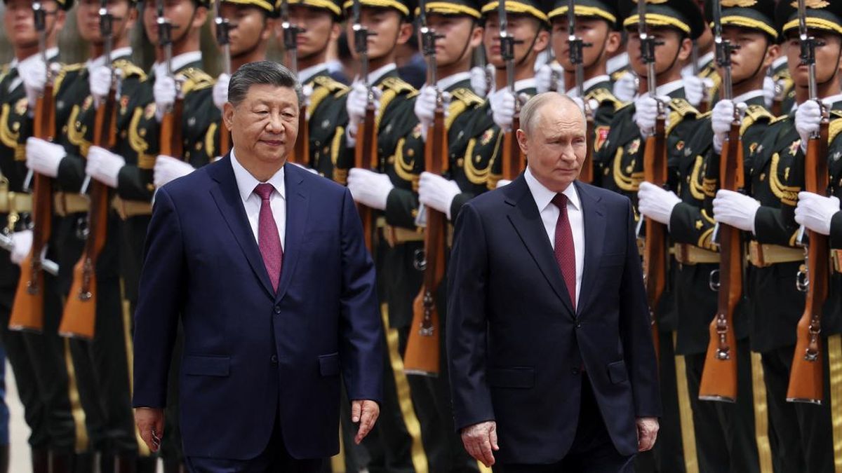 FOTO: Momen Akrab Pertemuan Putin-Xi Jinping di Beijing