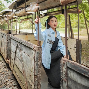 No Pic Hoaks, Ini 5 Foto Sarwendah di Gunung Kawi Usai Isu Artis Suka Pesugihan