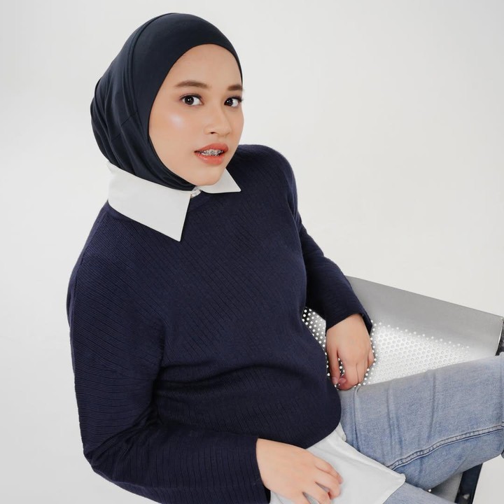 <p>Shakiena Azalea, putri Pasha Ungu dari pernikahannya dengan Okie Agustina, baru-baru ini kembali mencuri perhatian publik setelah tampil kompak bersama ibu sambungnya, Adelia Wilhelmina. (Foto: Instagram @shakiena.azalea)</p>