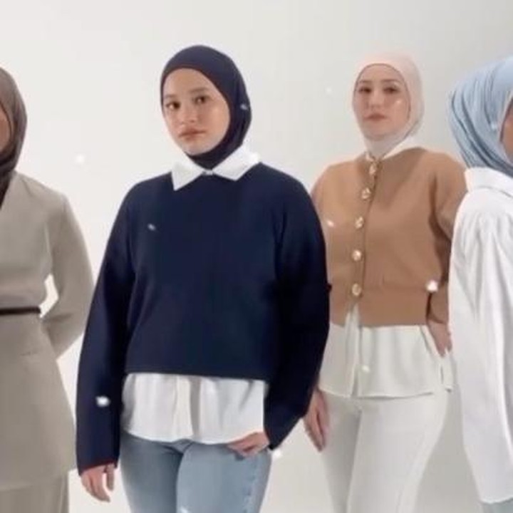 <p>Shakiena dan sang Bunda pun tampil menawan mengenakan hijab sambil memperlihatkan berbagai pose bak model profesional. &ldquo;POV: kerja bareng sama mommy,&rdquo; tulis Shakiena, dikutip dari laman Instagram <em>@shakiena.azalea,</em> Rabu (20/5/2026).&nbsp;(Foto: Instagram @shakiena.azalea)</p>