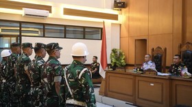 4 Prajurit TNI Penyiram Air Keras Andrie Yunus Dituntut 2,5 Tahun Bui