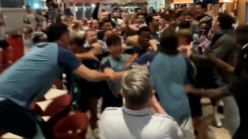 Liputan Olahraga CNN Sport : Pesta Arsenal Rayakan Juara usai Nobar Bournemouth vs Man City