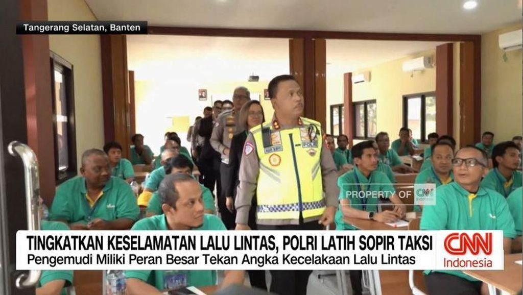 VIDEO: Tingkatkan Keselamatan Lalu Lintas, Polri Latih Sopir Taksi