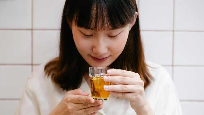 5 Jenis Teh Terbaik untuk Bantu Bakar Lemak Perut Menurut Studi