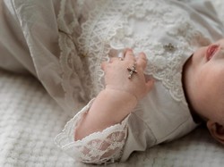 350 Nama Bayi Perempuan Katolik yang Jarang Dipakai tapi Bermakna Indah