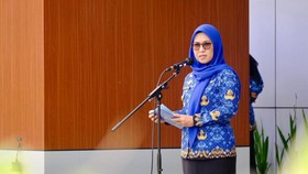 Bupati Gowa, Husniah Talenrang, mengaku belum diundang sidang hak angket DPRD. Ia siap hadir jika dijadwalkan, menyoroti isu penyalahgunaan kewenangan.